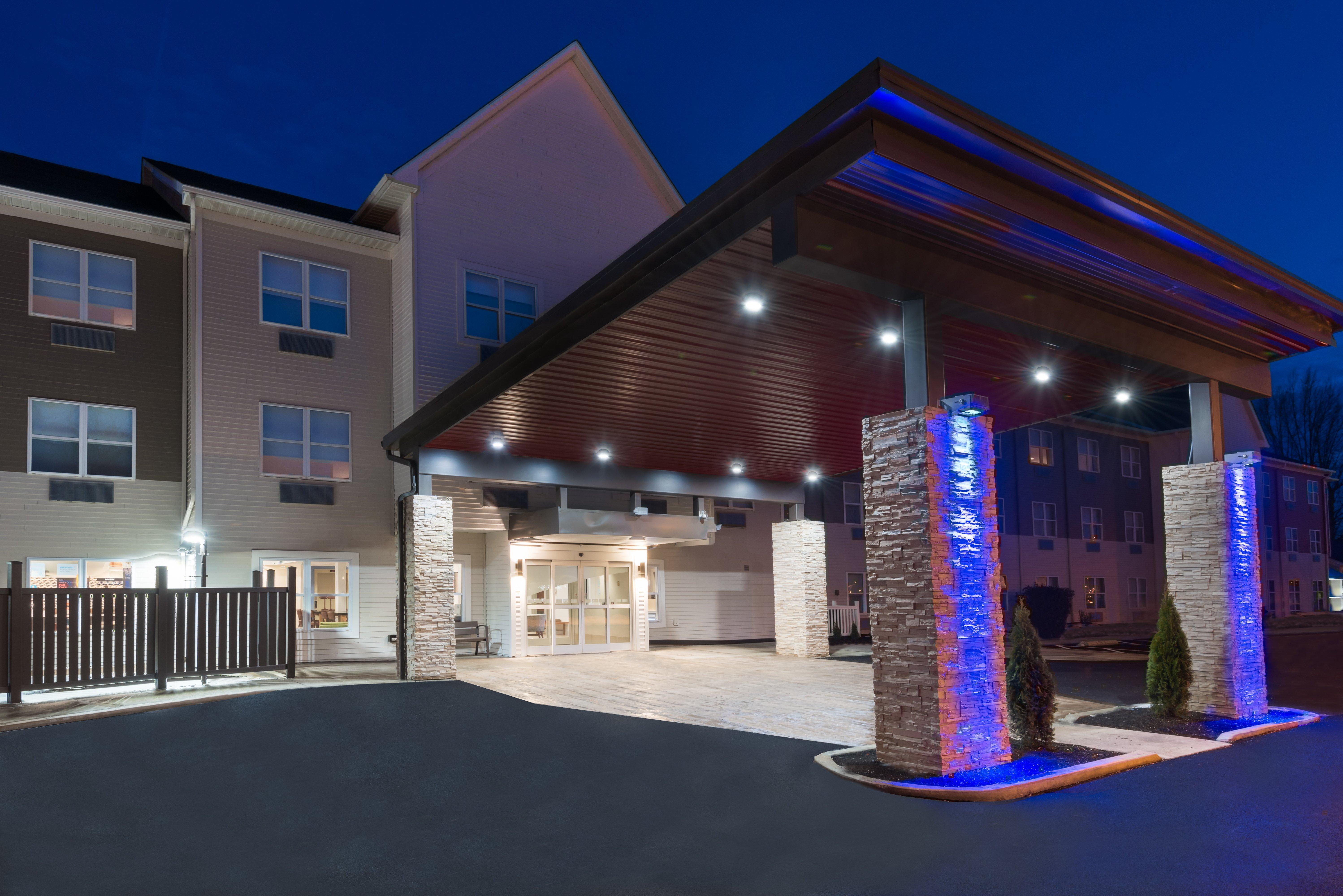 Holiday Inn Express & Suites - Columbus Airport East By Ihg Ngoại thất bức ảnh