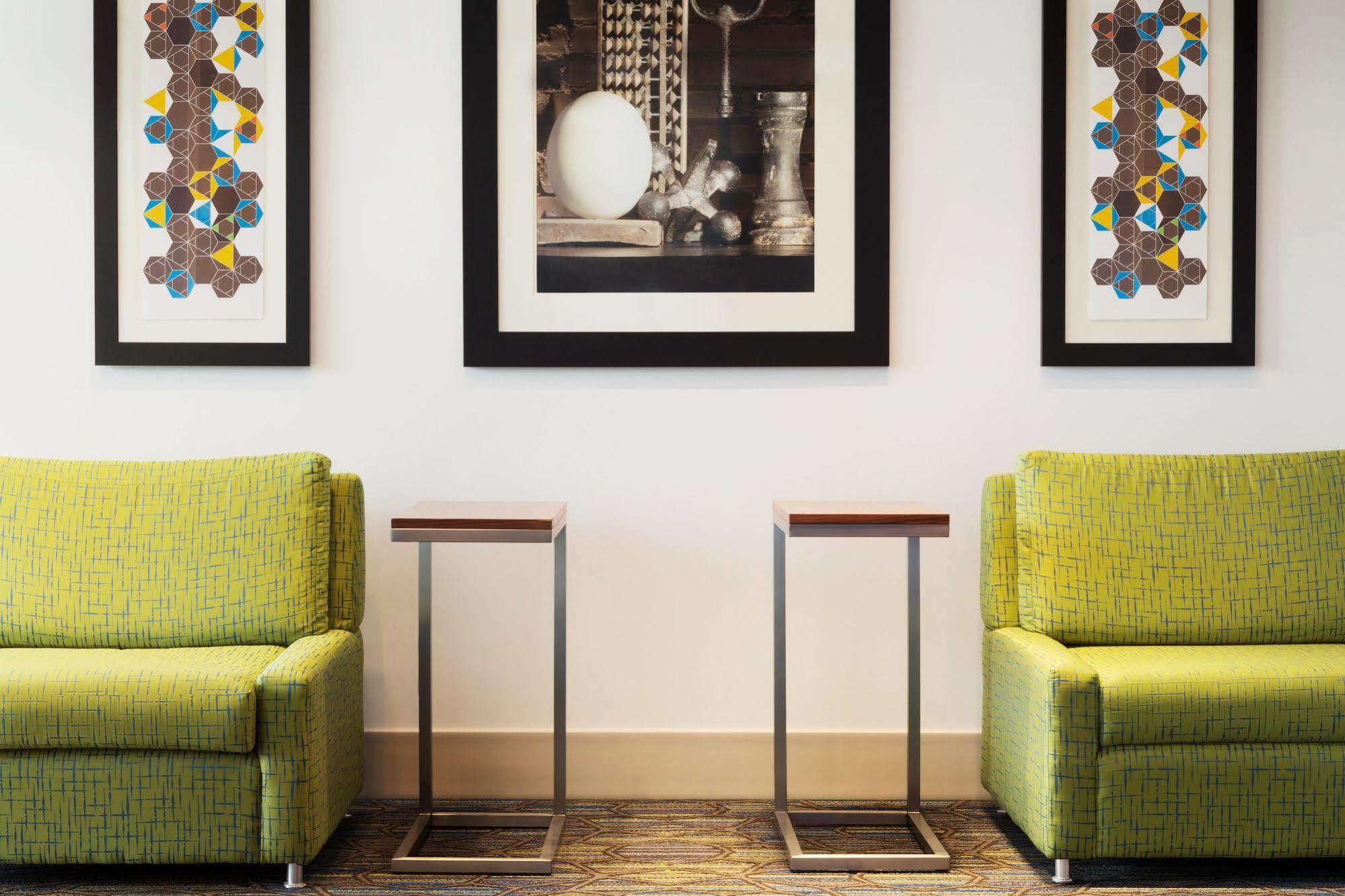 Holiday Inn Express & Suites - Columbus Airport East By Ihg Ngoại thất bức ảnh