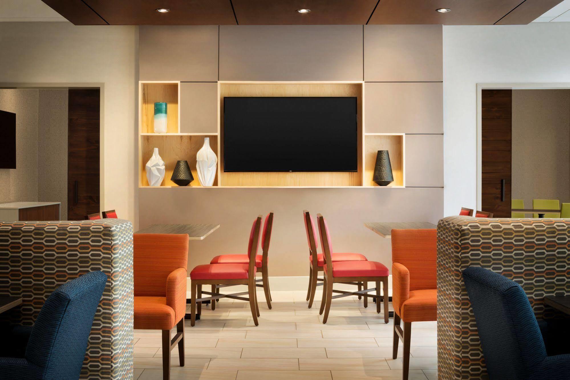 Holiday Inn Express & Suites - Columbus Airport East By Ihg Ngoại thất bức ảnh