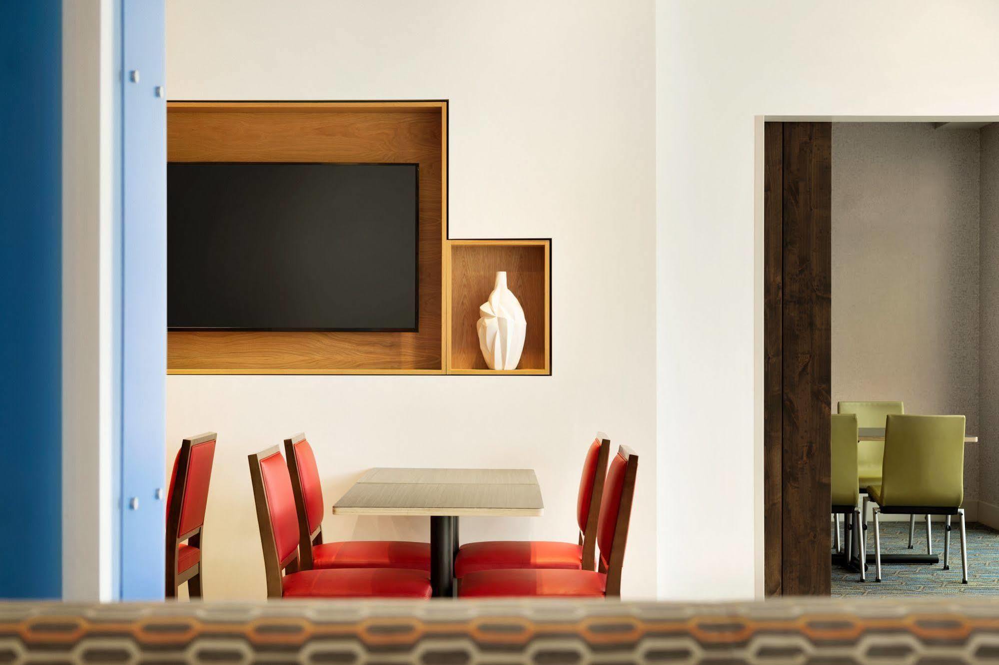 Holiday Inn Express & Suites - Columbus Airport East By Ihg Ngoại thất bức ảnh